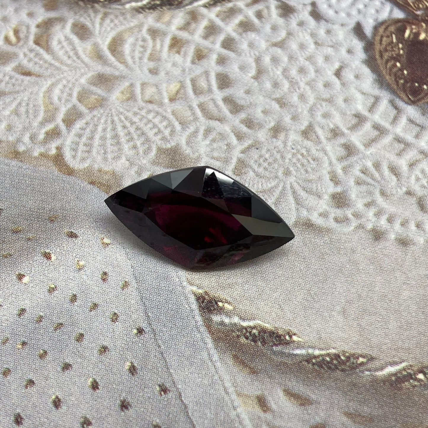 7.71 carat Natural Rhodolite Garnet 17.5x10mm Lozenge Cut Purple Red Garnet, Faceted Raspberry Garnet Gem, Red Garnet