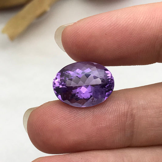 8.37 Carat Amethyst 15.6x11.55mm Oval Cut, Faceted Loose Purple Quartz
