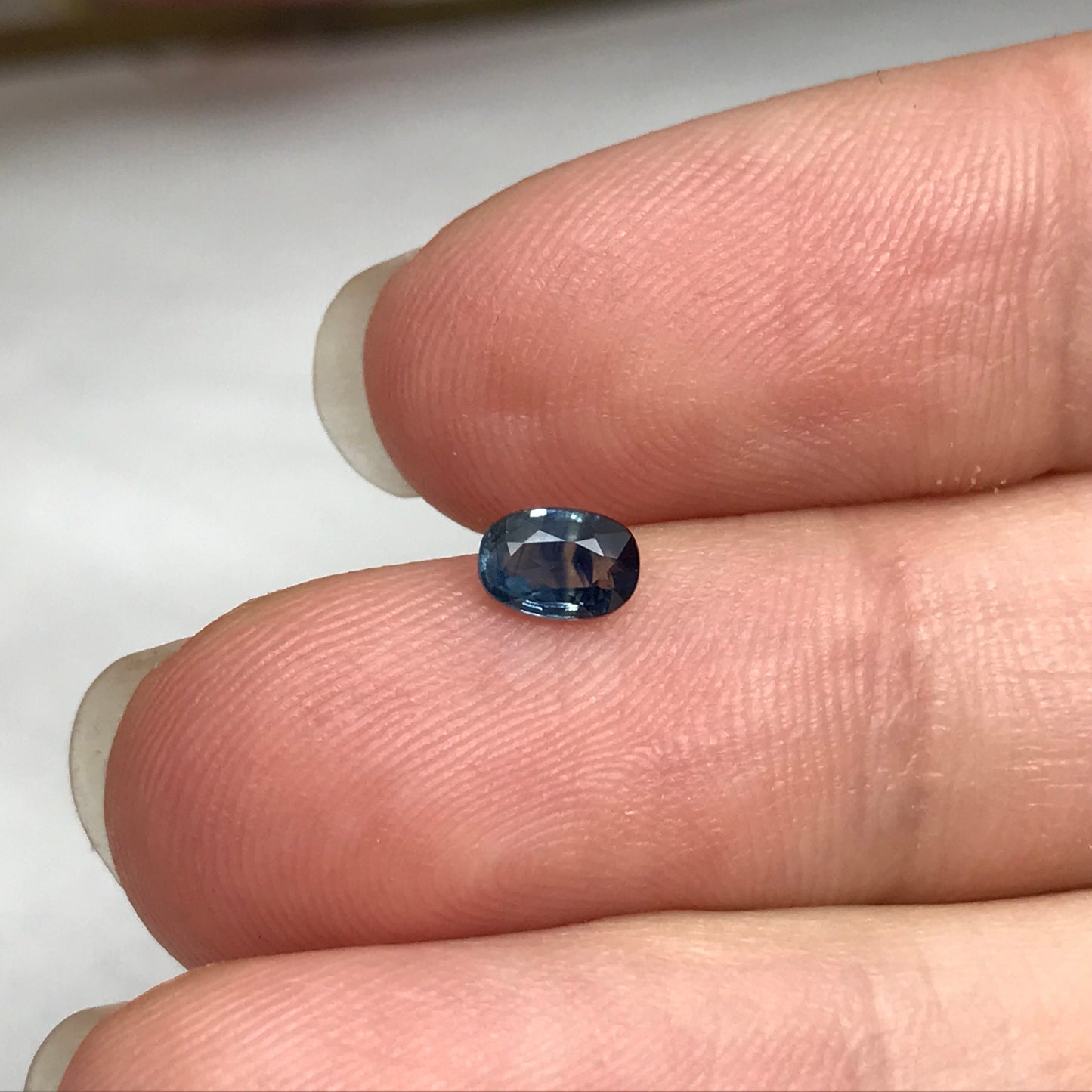 0.50 carat Blue Sapphire 5.3x3.7mm Oval Cut, Faceted Loose Natural Parti Sapphire