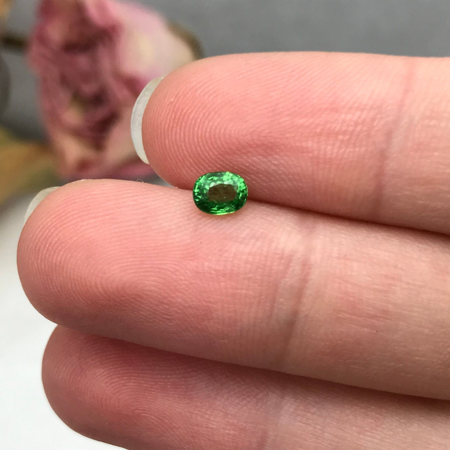 0.47 carat Natural Green Tsavorite Garnet 5.0x3.9mm Oval Cut, Faceted Loose Gemstone