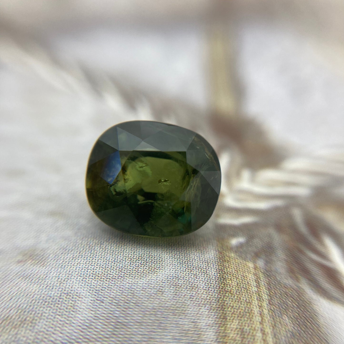 3.74 Carat BE Treated Natural Green Sapphire 9x7.7mm Oval/Cushion Corundum, BERYLLIUM TREATED, Faceted Loose, Gemstone Earth Mined Gem