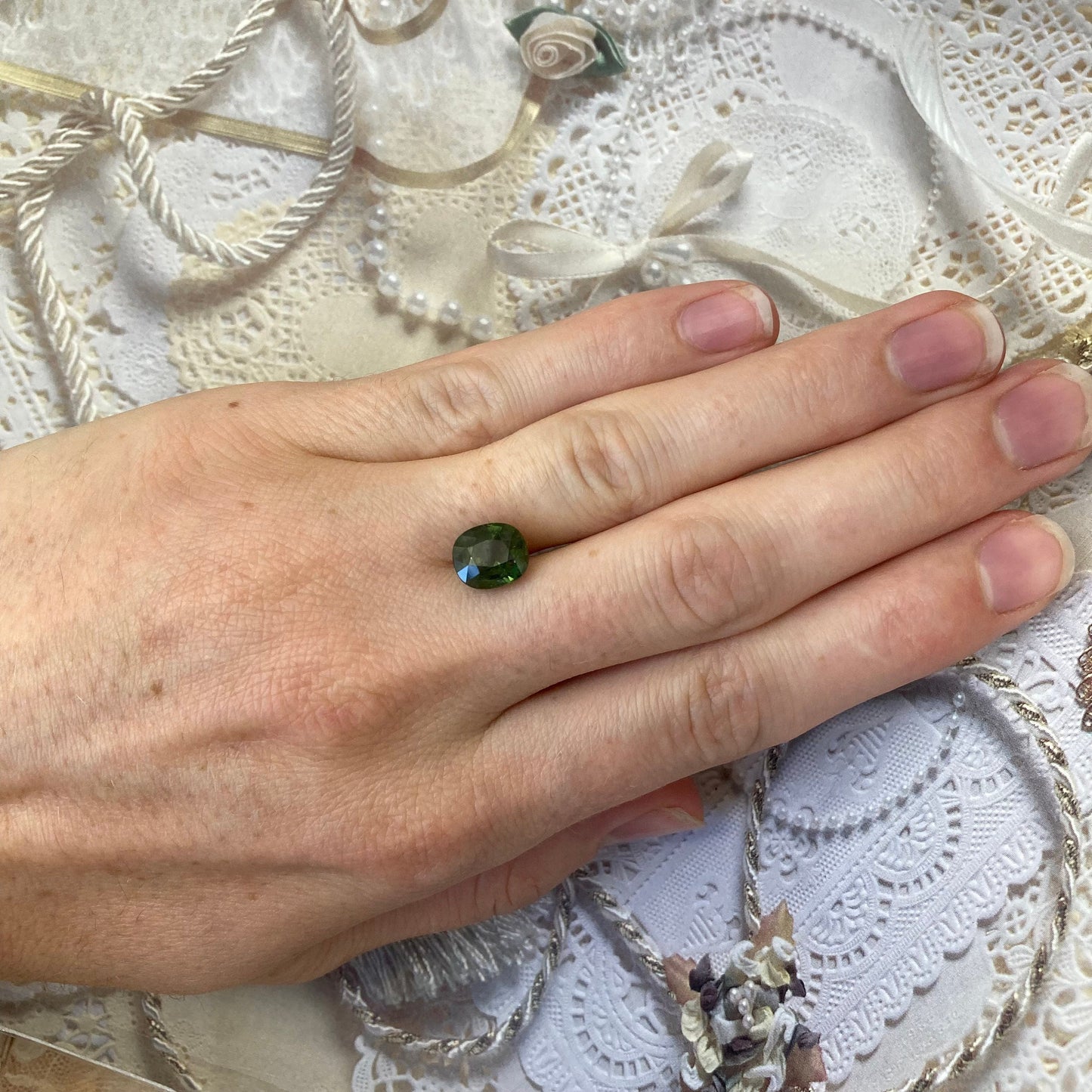 3.74 Carat BE Treated Natural Green Sapphire 9x7.7mm Oval/Cushion Corundum, BERYLLIUM TREATED, Faceted Loose, Gemstone Earth Mined Gem