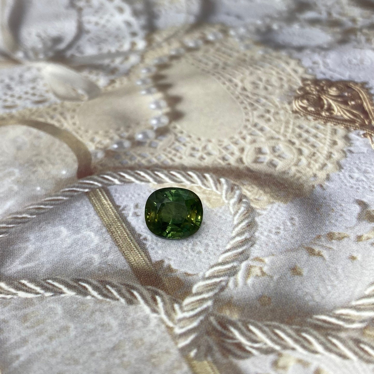 3.74 Carat BE Treated Natural Green Sapphire 9x7.7mm Oval/Cushion Corundum, BERYLLIUM TREATED, Faceted Loose, Gemstone Earth Mined Gem