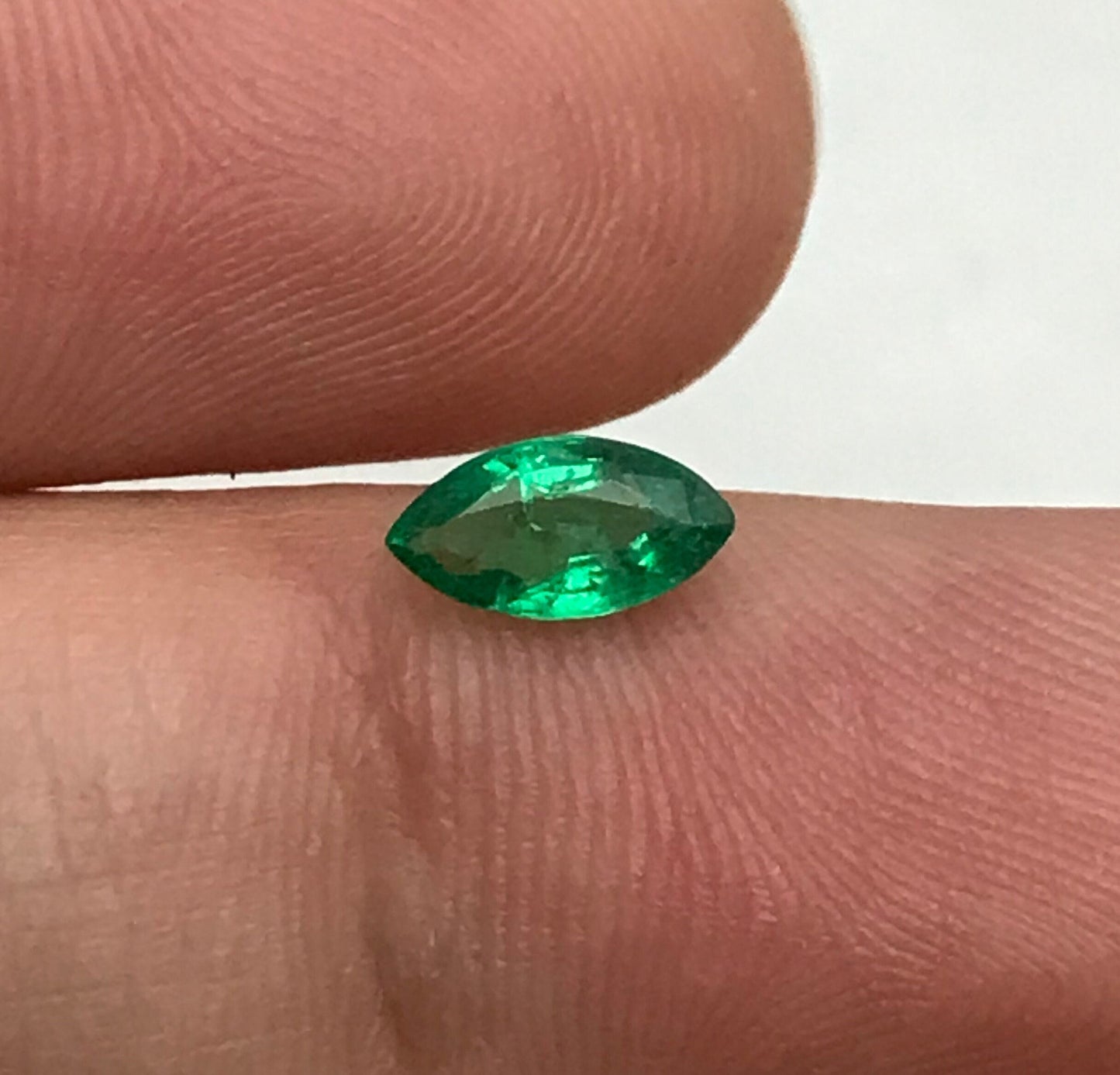 0.41 carat Natural Green Emerald 7x3.7mm Marquise Cut Loose Gem, Faceted Gemstone, Flowing Gems