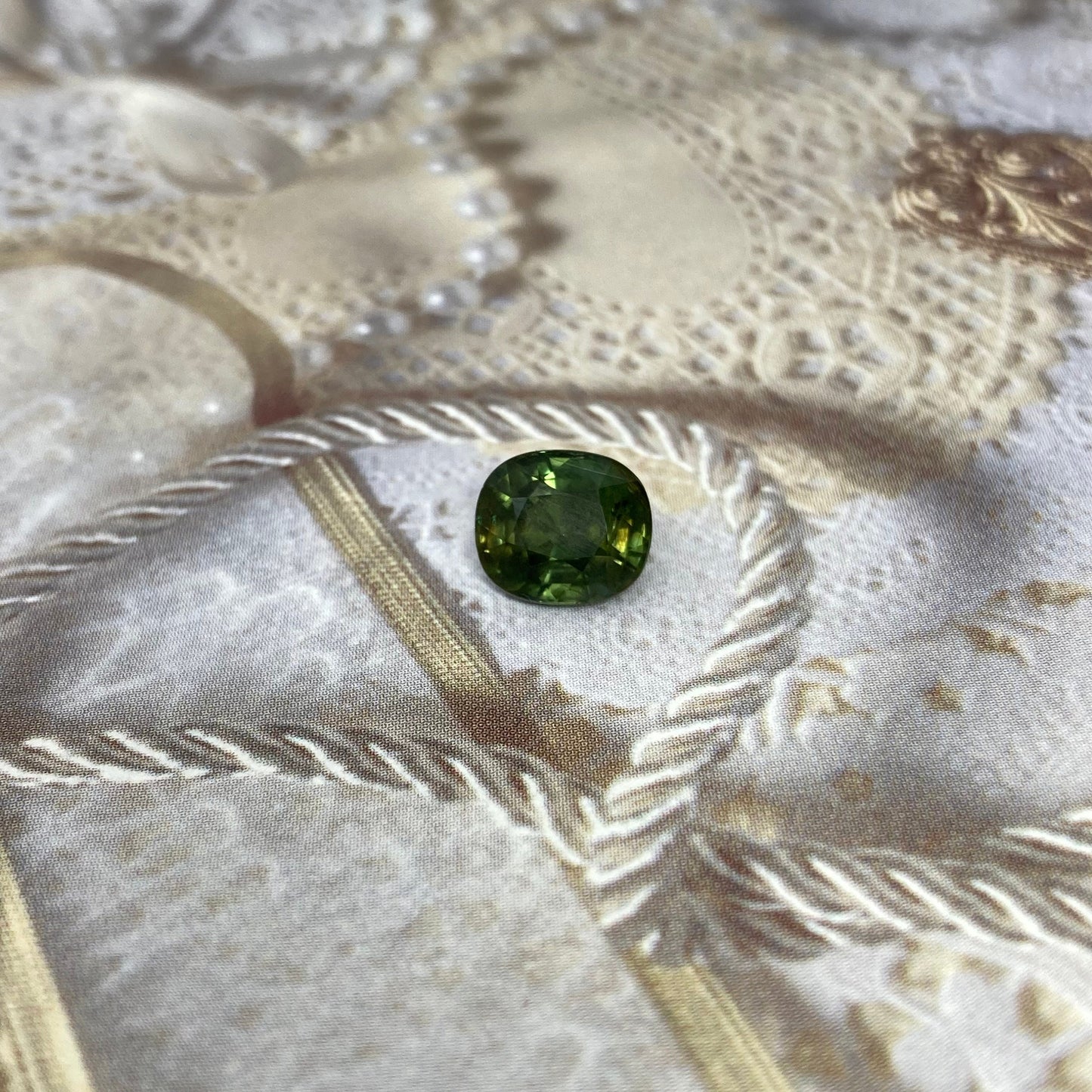 3.74 Carat BE Treated Natural Green Sapphire 9x7.7mm Oval/Cushion Corundum, BERYLLIUM TREATED, Faceted Loose, Gemstone Earth Mined Gem