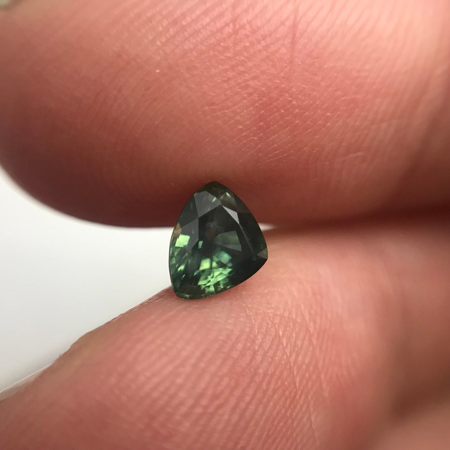 0.96 Carat Natural Green Sapphire 6.5x5.3 mm Gemstone Trillion Cut Corundum Gem Faceted Loose Sapphire