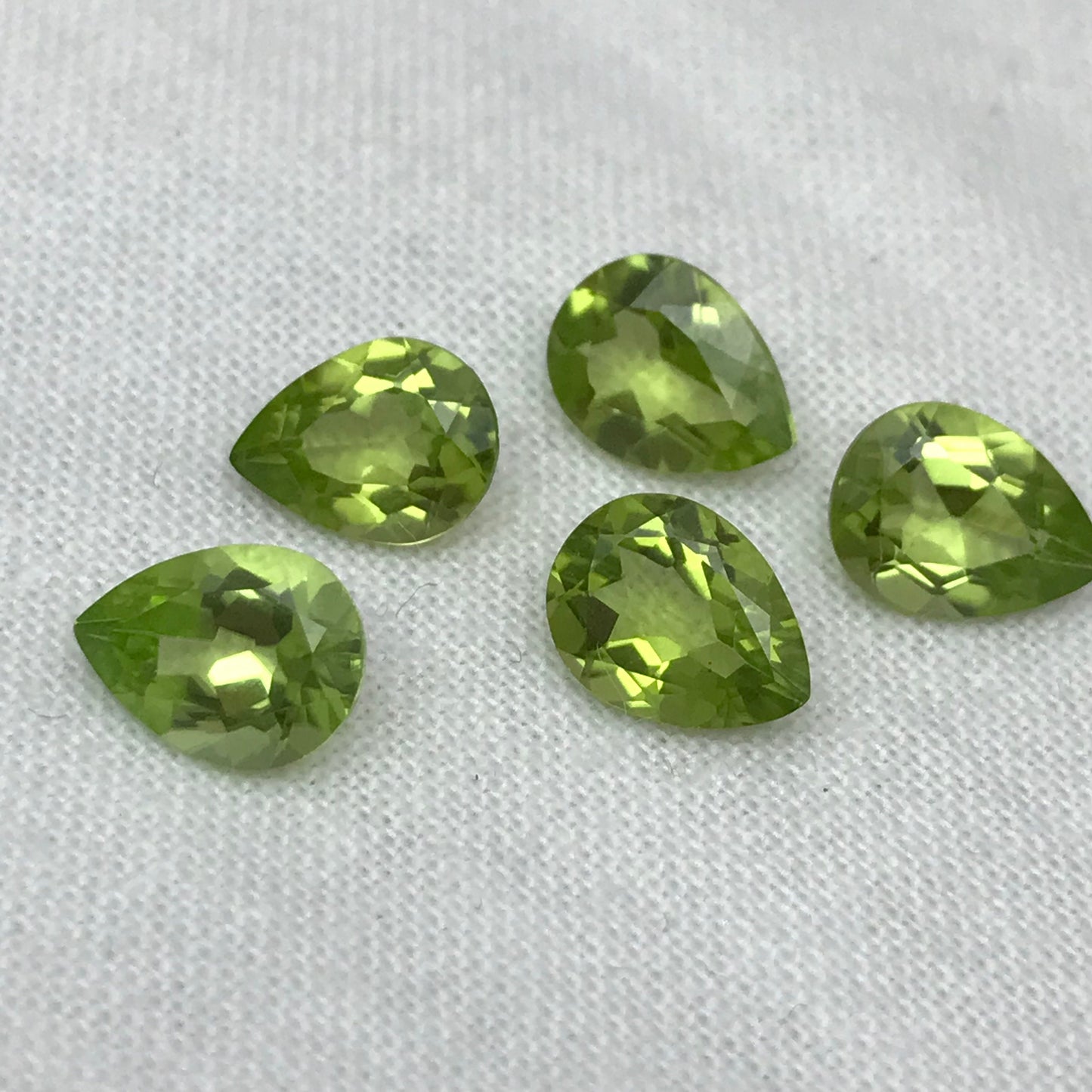 One- 8x6mm Green Peridot Pear Cut, Approx. 1 carat Loose Natural Gem, August Birthstone, Faceted Natural Peridot, Chrysolite, Olivine
