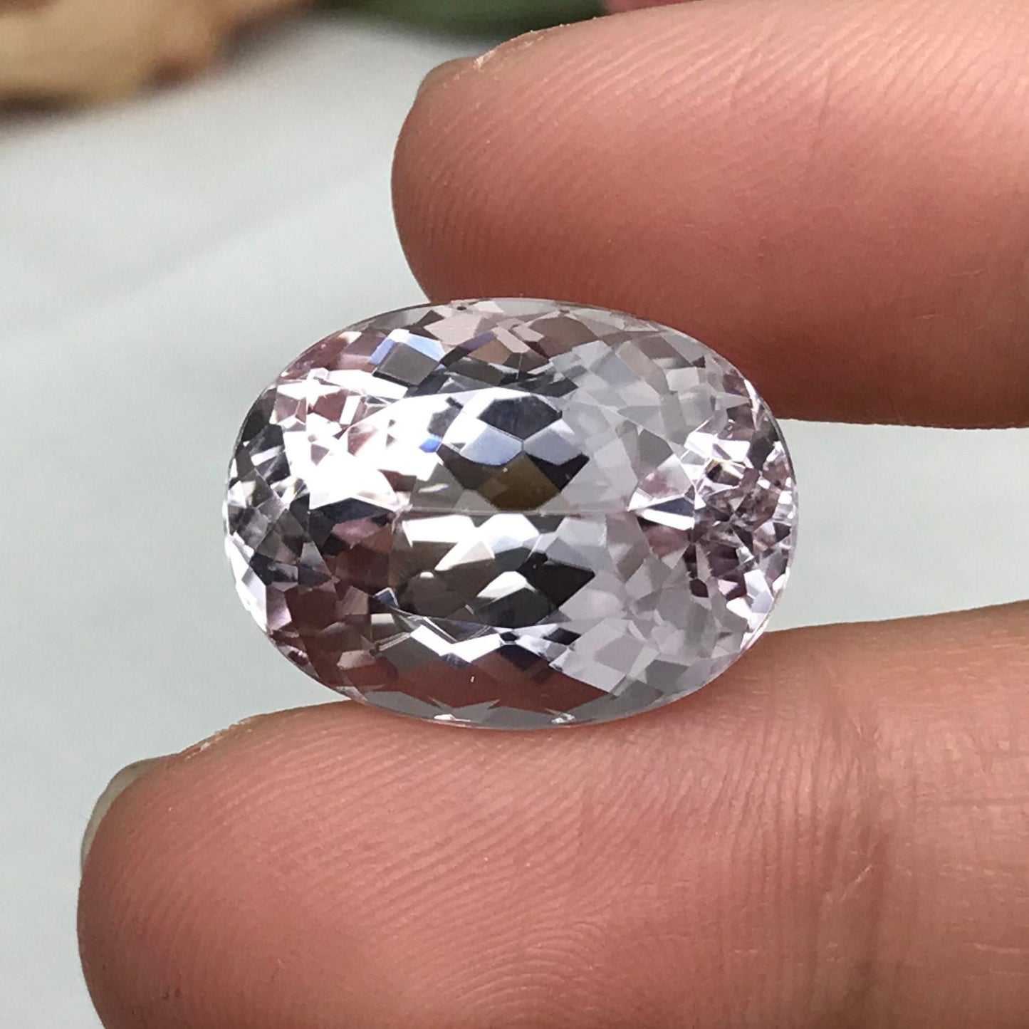 22.37 Carat Light Pink Kunzite 19.4x14.5mm Oval Cut, Spodumene, Faceted Loose Gemstone