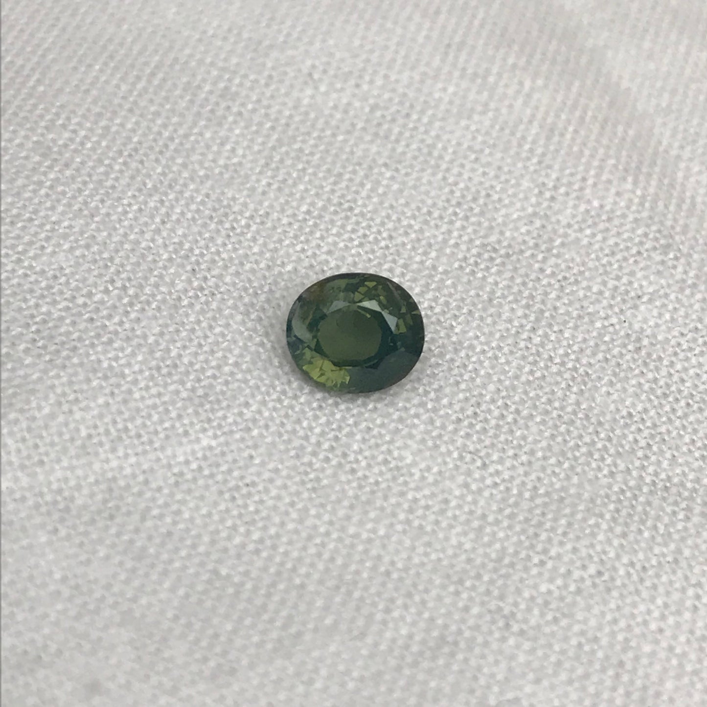 1 carat Unheated Green Sapphire 6.x5.24mm Oval Cut, Faceted Loose Gemstone, Australia