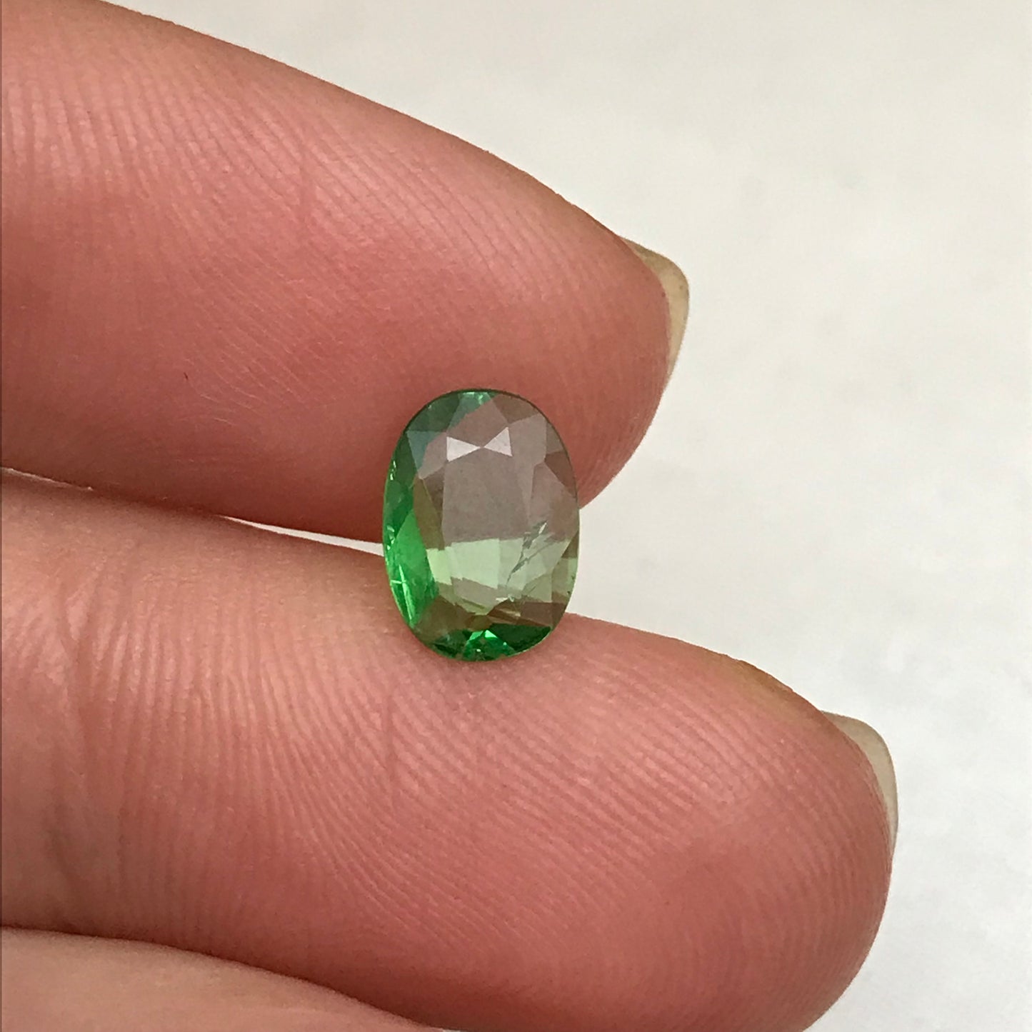 0.97 carat Natural Green Tsavorite Garnet 8.5x6mm Faceted Oval Loose Gem Green Garnet, Shallow cut