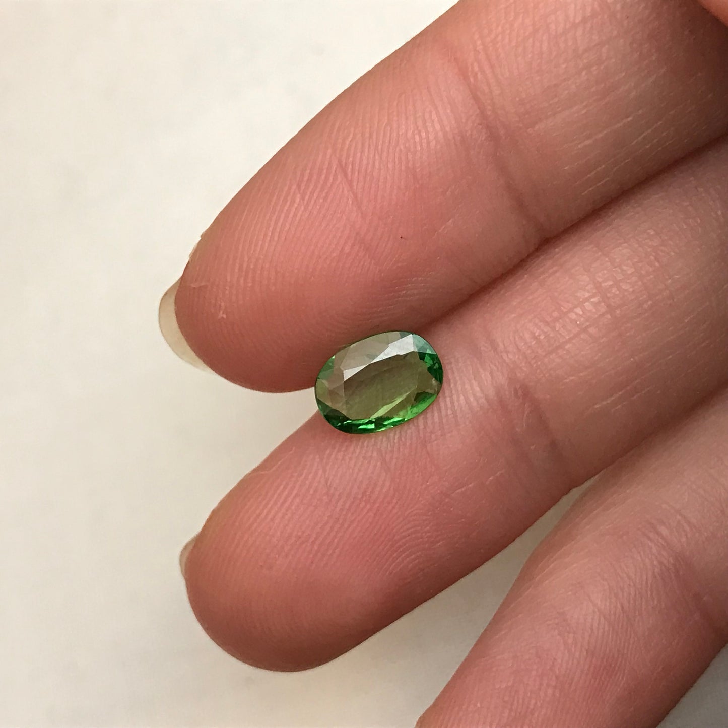 0.97 carat Natural Green Tsavorite Garnet 8.5x6mm Faceted Oval Loose Gem Green Garnet, Shallow cut