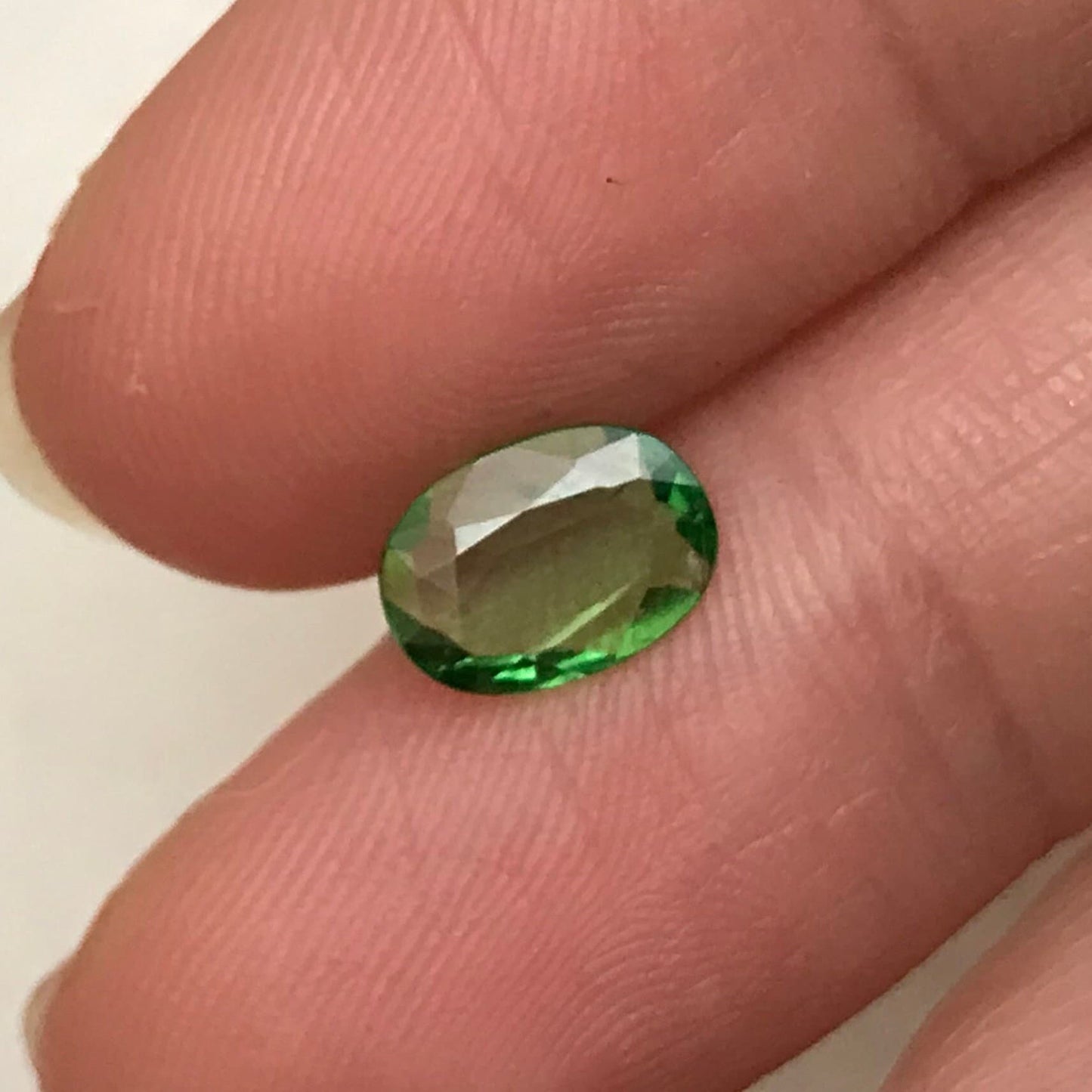 0.97 carat Natural Green Tsavorite Garnet 8.5x6mm Faceted Oval Loose Gem Green Garnet, Shallow cut