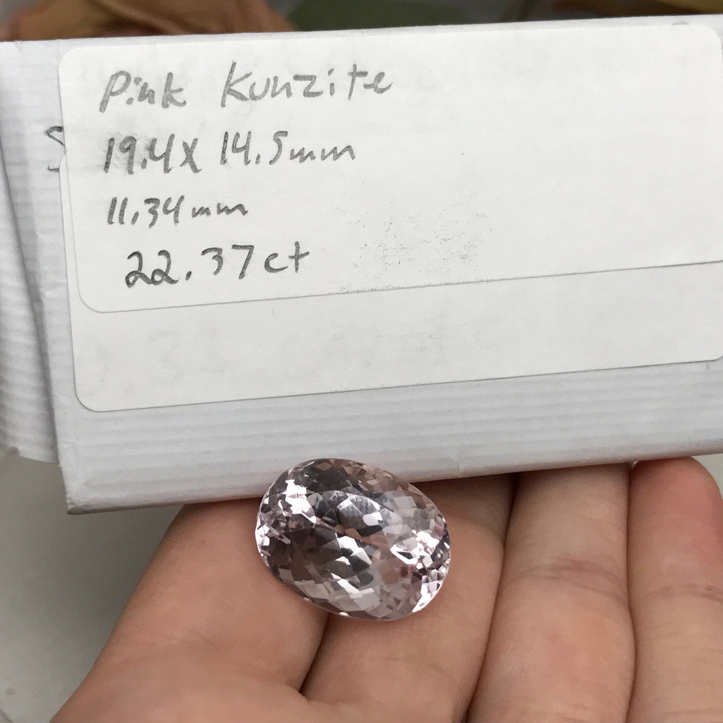 22.37 Carat Light Pink Kunzite 19.4x14.5mm Oval Cut, Spodumene, Faceted Loose Gemstone
