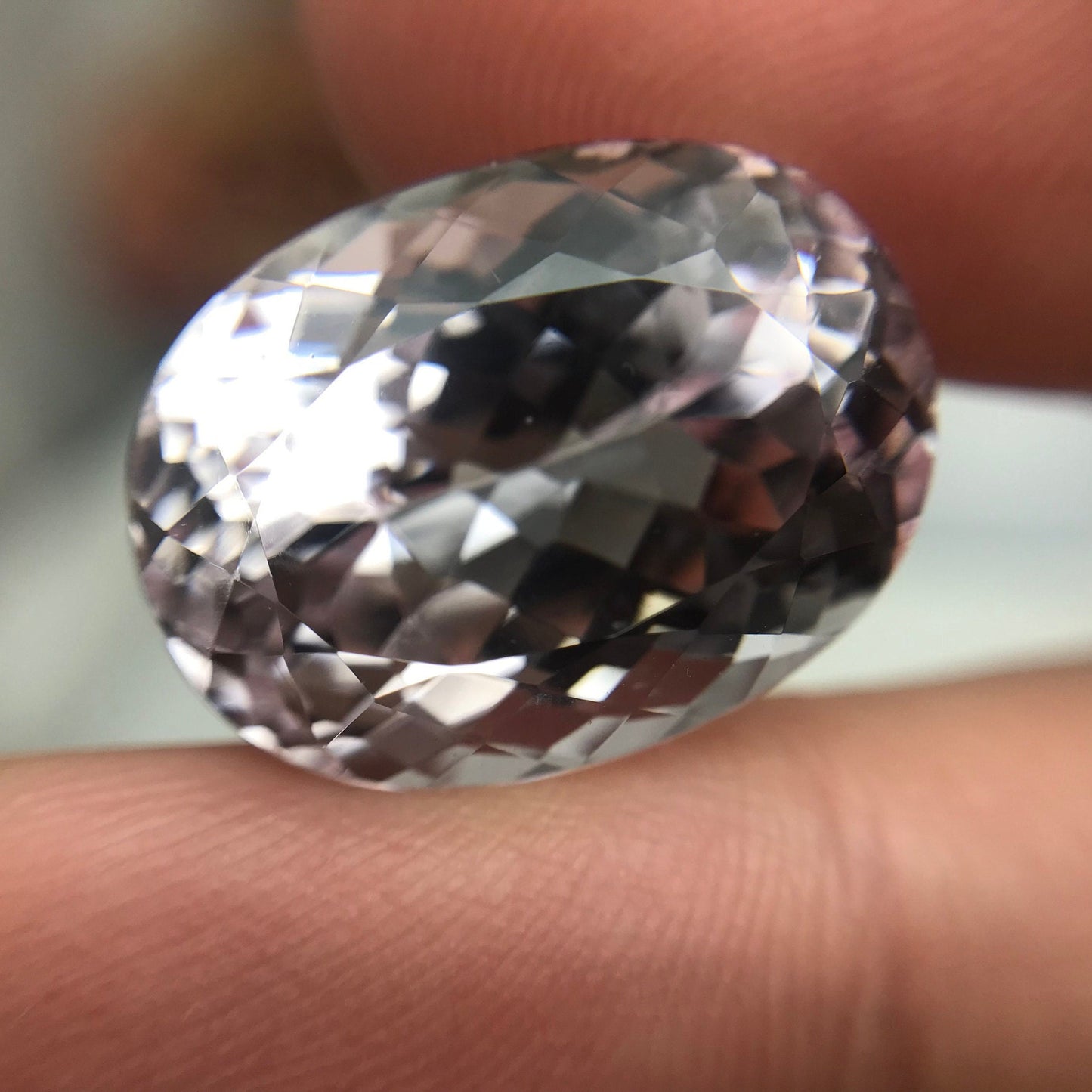 22.37 Carat Light Pink Kunzite 19.4x14.5mm Oval Cut, Spodumene, Faceted Loose Gemstone