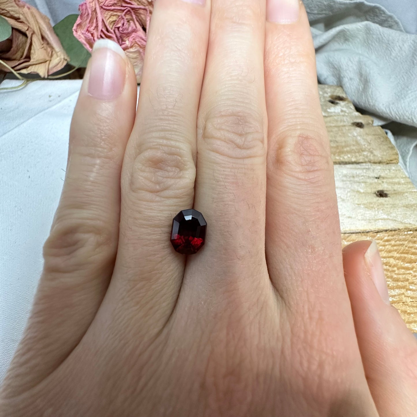 2.74 carat Natural Red Garnet, 9x6.6mm Fancy Oval Cut, Faceted Loose Gemstone