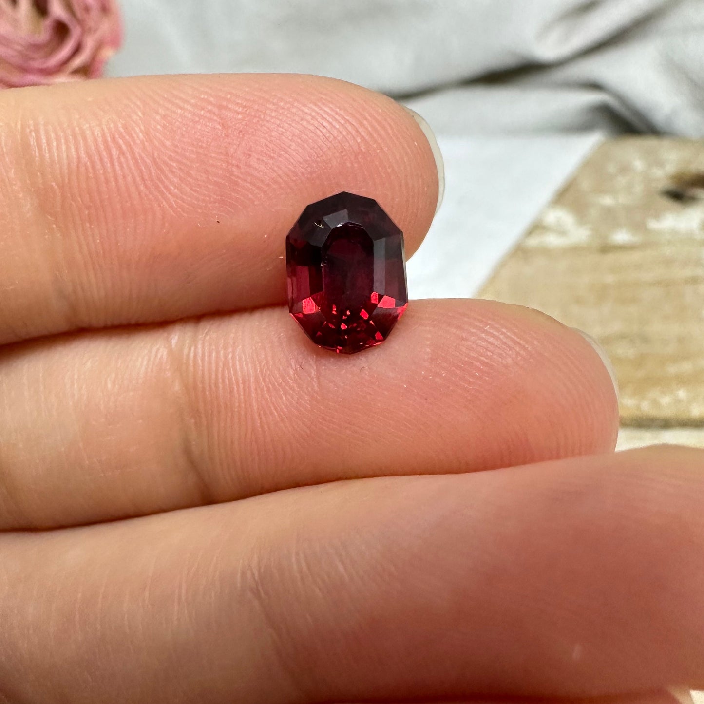 2.74 carat Natural Red Garnet, 9x6.6mm Fancy Oval Cut, Faceted Loose Gemstone