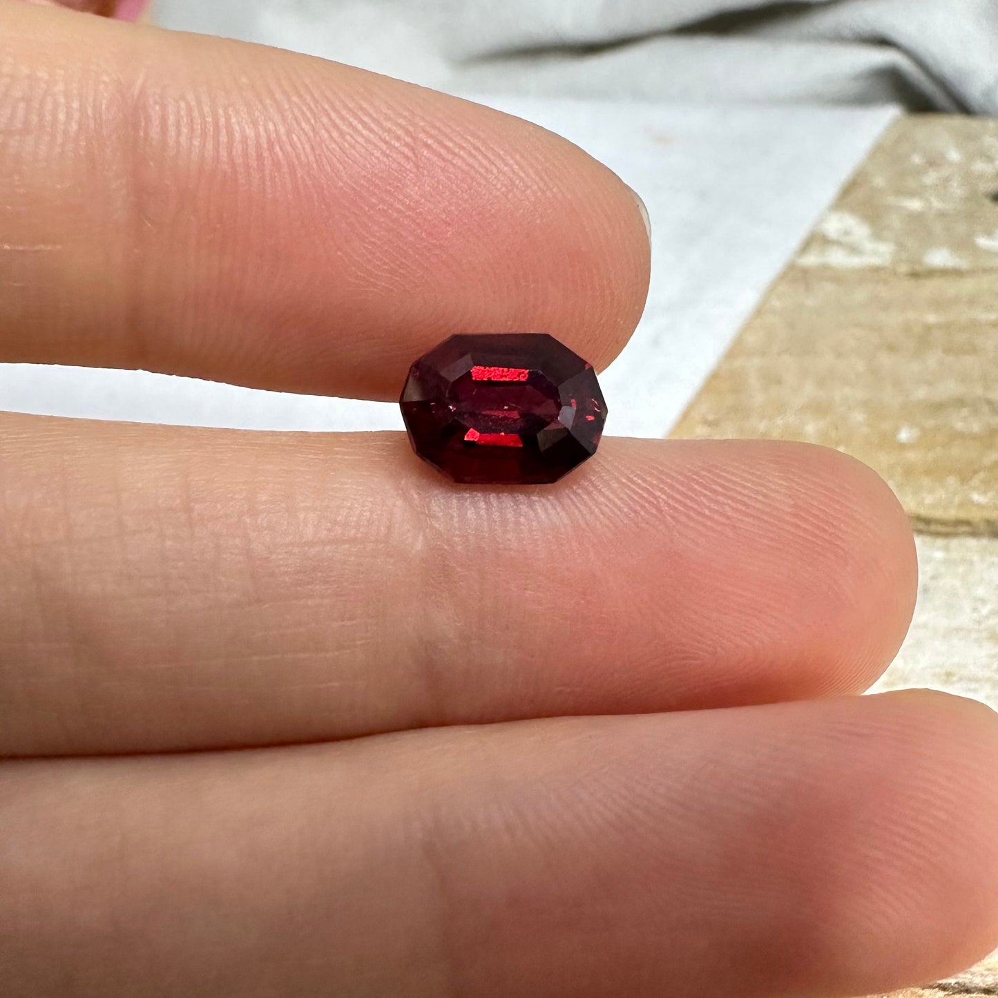 2.74 carat Natural Red Garnet, 9x6.6mm Fancy Oval Cut, Faceted Loose Gemstone