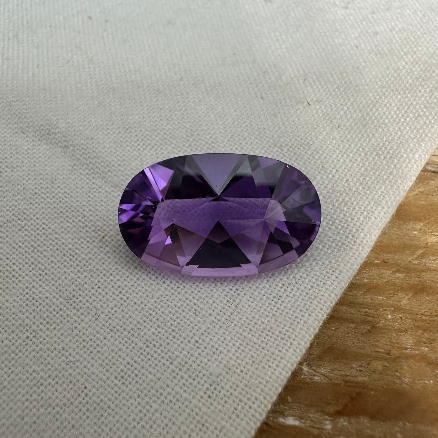 18x11mm Amethyst Fancy Oval cut, 8.65 carat Natural Quartz