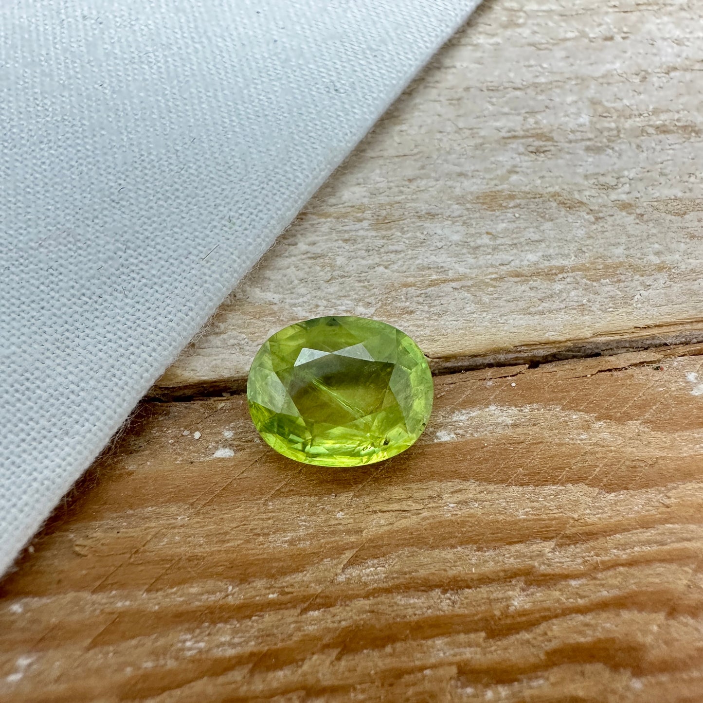10x8mm Yellow Green Sphene 2.87 Ct, Oval Cut, Natural Sphene, Faceted Loose Titanite with Fire