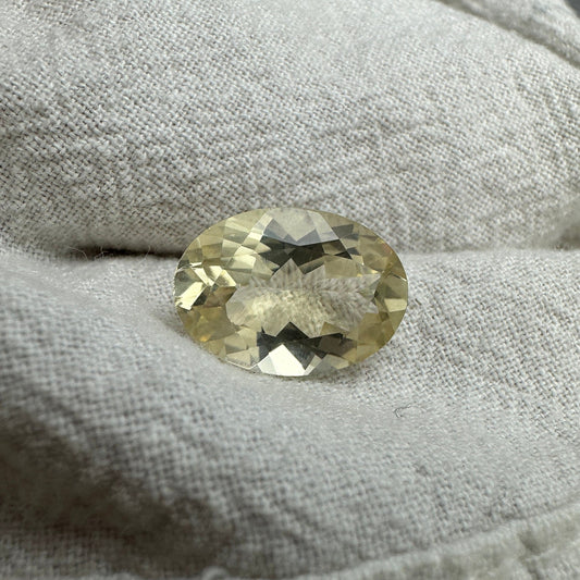 14x10mm Yellow Labradorite, Oval Cut Pale Sunstone, 4.77 Carat Loose Faceted Gemstone