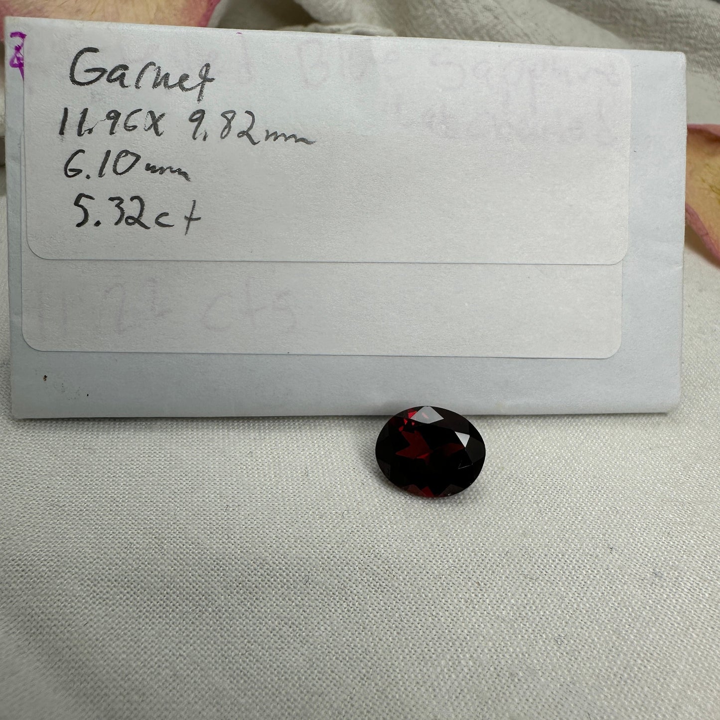 5.32 carat Natural Red Garnet, 12x10mm Oval Cut, Faceted Loose Gemstone, Recycled Gemstone