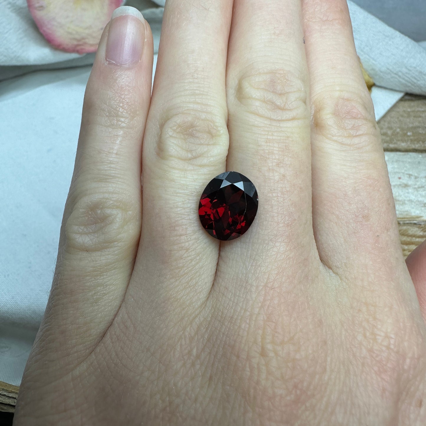 5.32 carat Natural Red Garnet, 12x10mm Oval Cut, Faceted Loose Gemstone, Recycled Gemstone