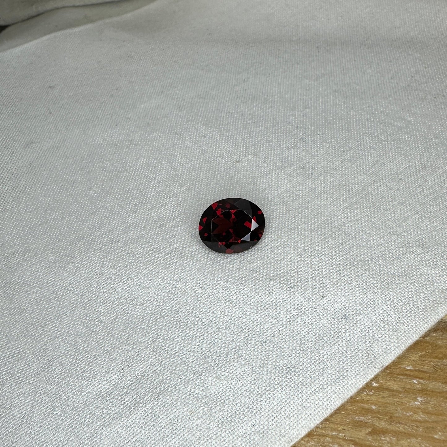 5.32 carat Natural Red Garnet, 12x10mm Oval Cut, Faceted Loose Gemstone, Recycled Gemstone