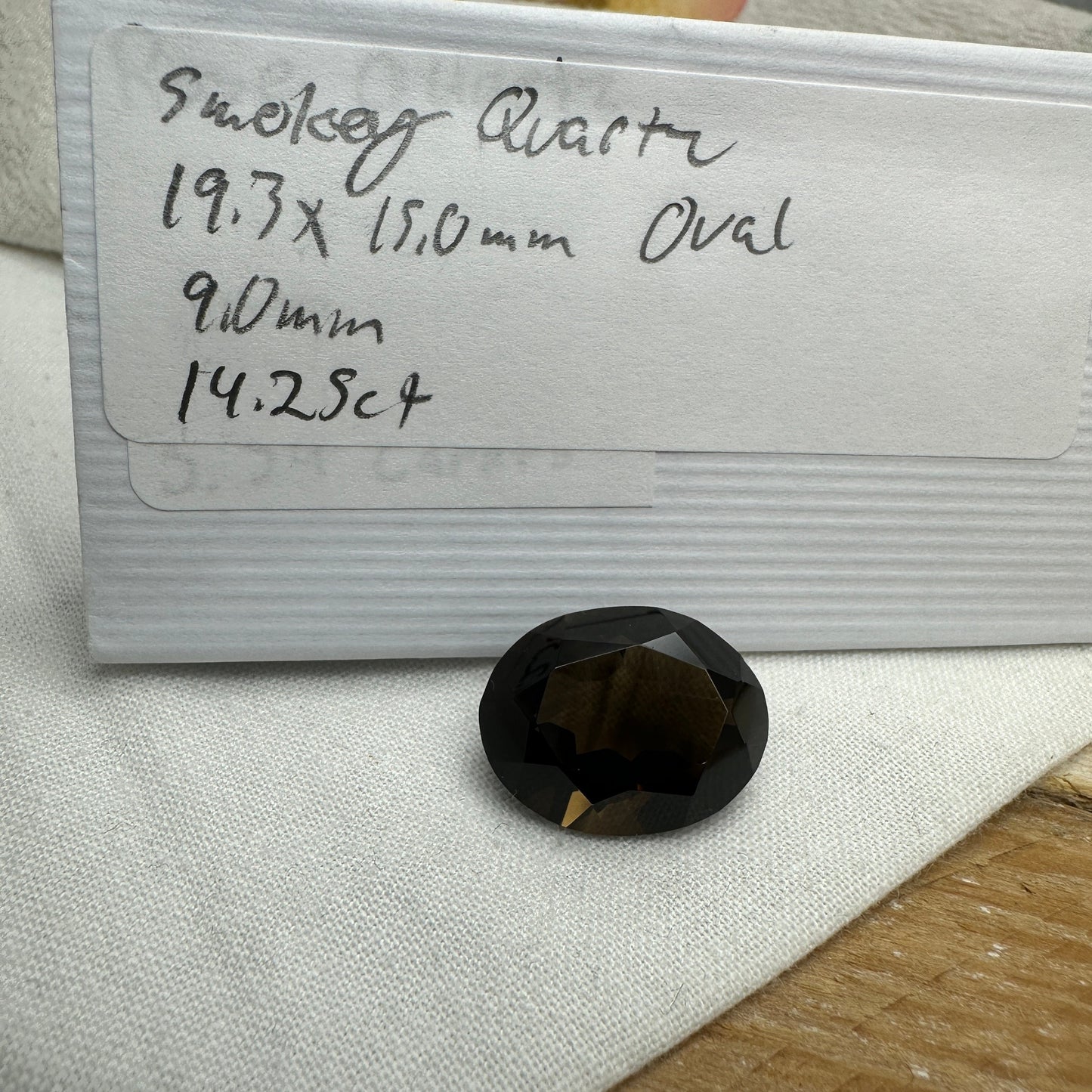 14.25 carat Natural Smoky Quartz, 19.3x15mm Oval Cut Loose Stone Gemstone Brown Gem