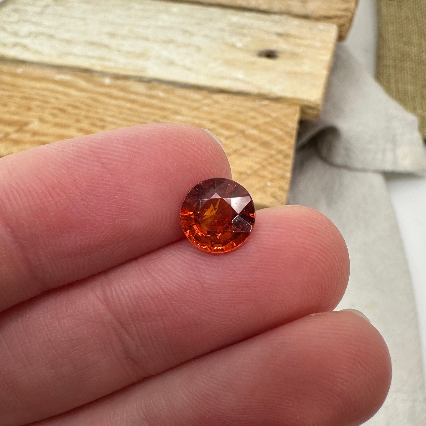 7.7mm Natural Orange Spessartite Garnet 2.30 Carat, Round Cut,  Faceted Loose Gemstone, Red Orange Garnet