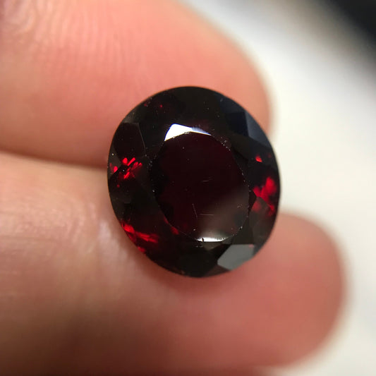Dark Red Garnet 9.35 Carat 12.5x11.2mm Oval Cut Faceted Loose Gemstone