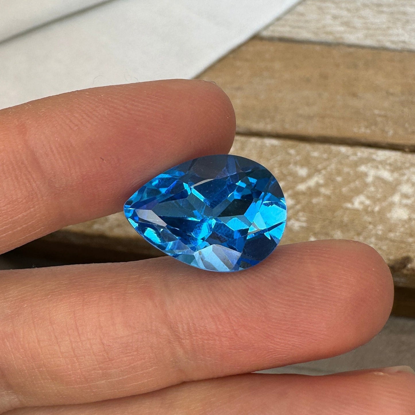 18x13mm Swiss Blue Topaz, Pear Cut, 15.35 carat Loose Faceted Gem, Natural Topaz