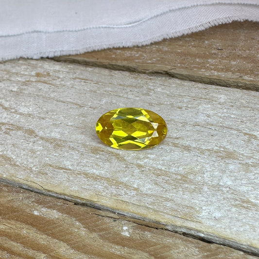 Yellow Lab Sapphire 4.69 Carat 13.5x8.1mm Oval Cut, Unmounted Faceted Loose Gemstones Synthetic Corundum