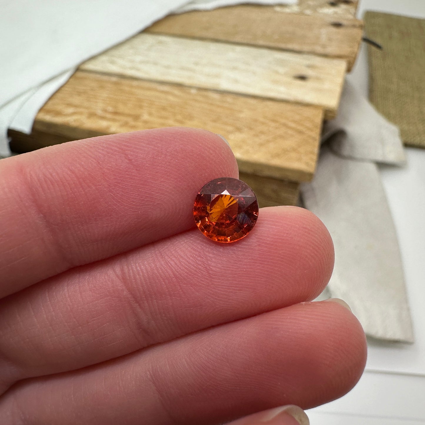 7.7mm Natural Orange Spessartite Garnet 2.30 Carat, Round Cut,  Faceted Loose Gemstone, Red Orange Garnet