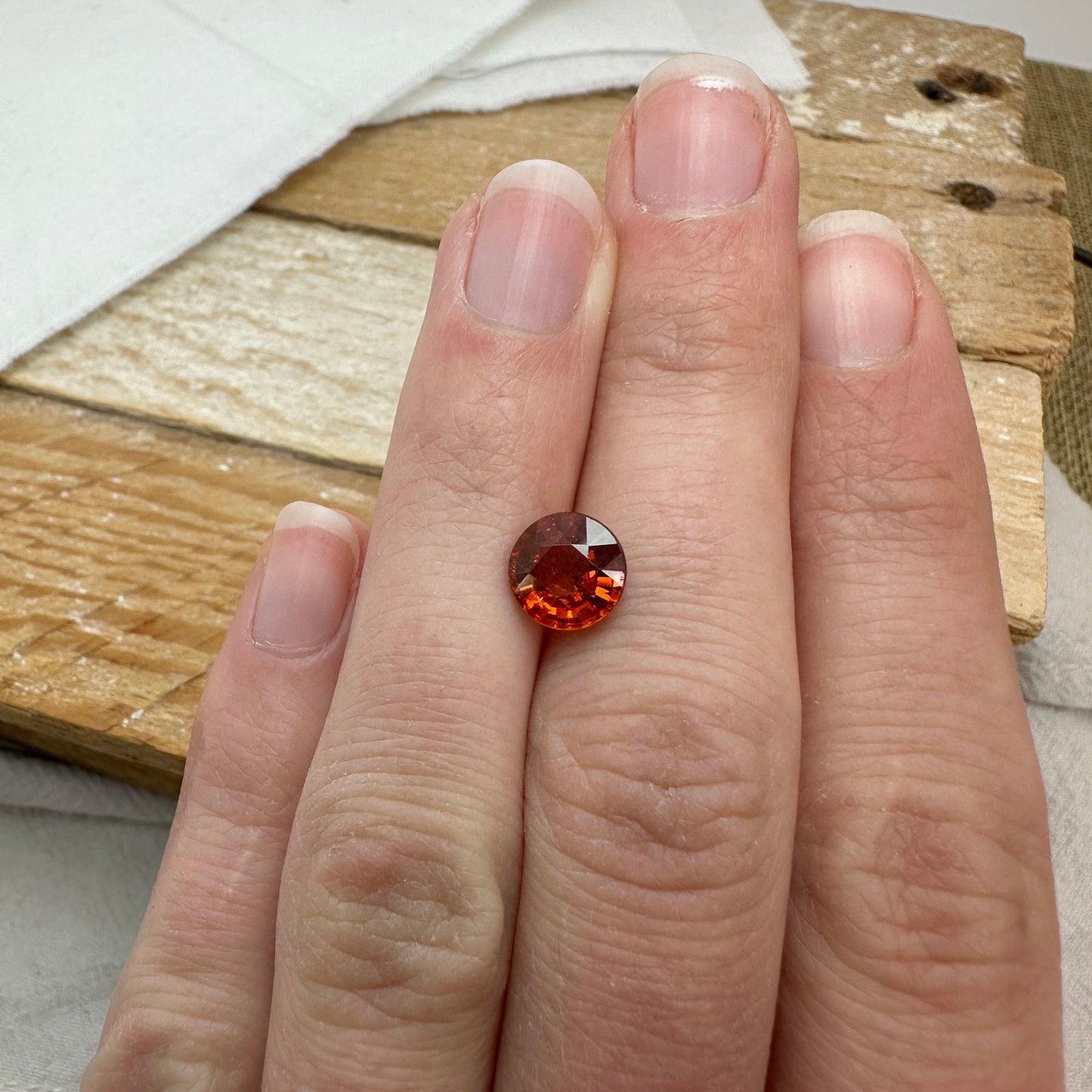 7.7mm Natural Orange Spessartite Garnet 2.30 Carat, Round Cut,  Faceted Loose Gemstone, Red Orange Garnet