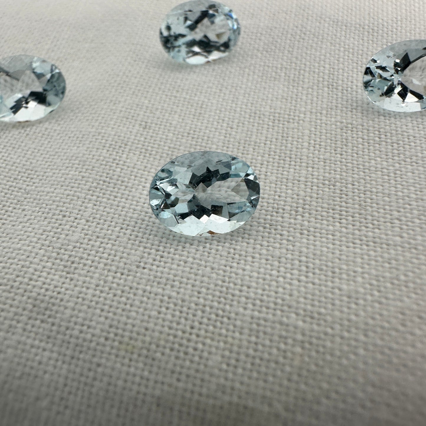 One 8x6mm light Blue Aquamarine Oval Cut, Faceted Loose Beryl