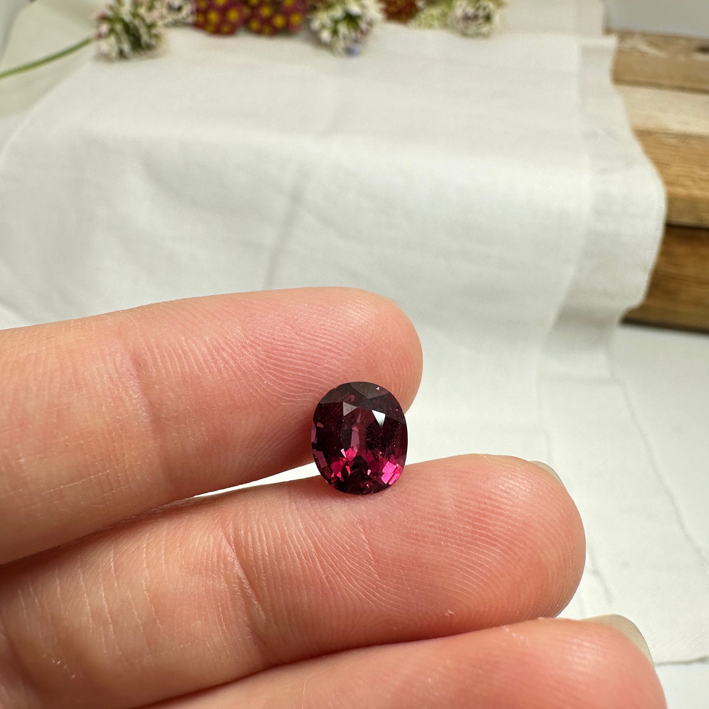 Pretty Rhodolite Garnet 2.8 Carat 8.6x7.4mm Oval Cut, Facet Loose Purple Garnet
