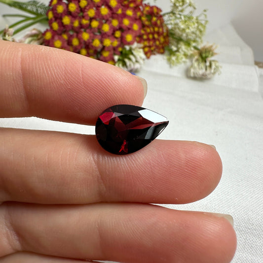 5 Carat Dark Red Garnet 14.75x10mm Pear Cut, Faceted Loose, CHIPPED Point