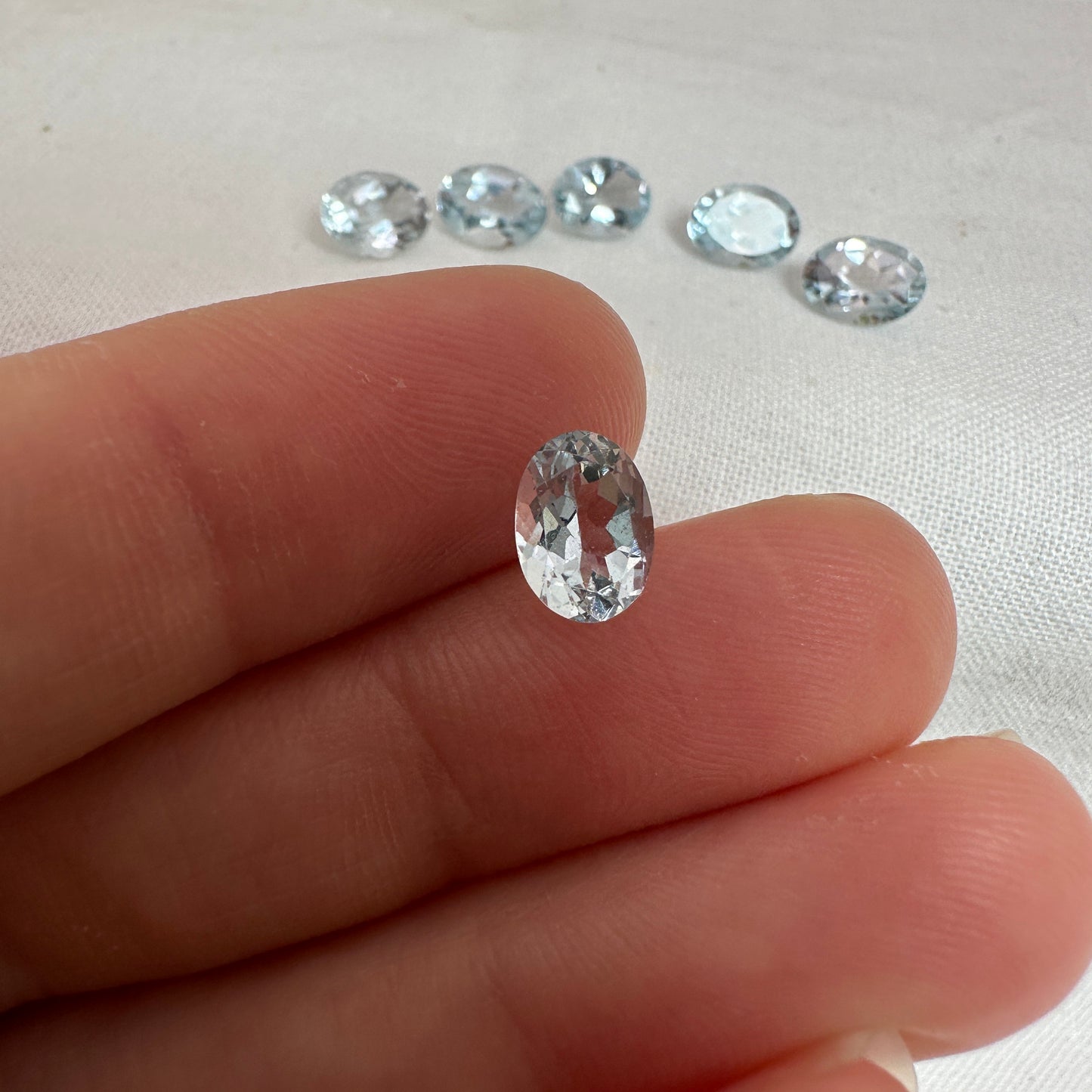 One 8x6mm light Blue Aquamarine Oval Cut, Faceted Loose Beryl