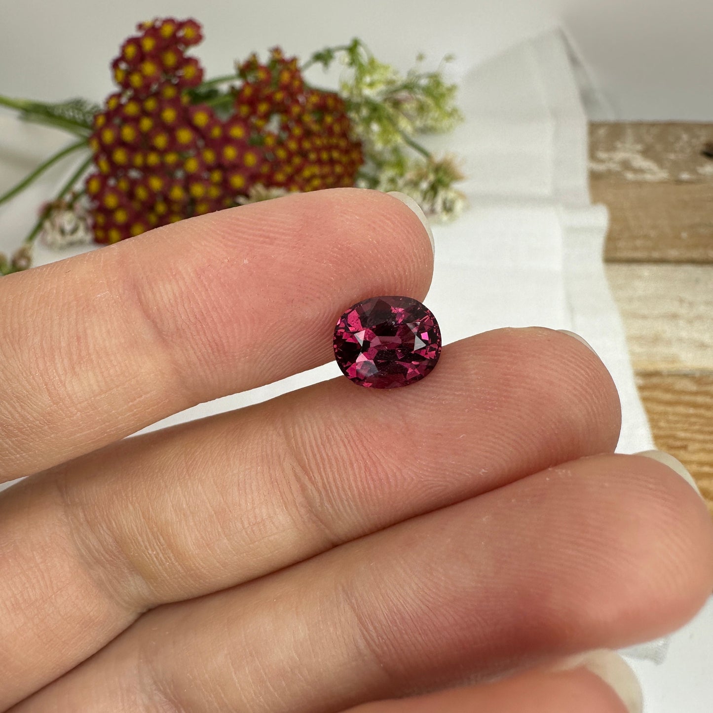 Pretty Rhodolite Garnet 2.8 Carat 8.6x7.4mm Oval Cut, Facet Loose Purple Garnet