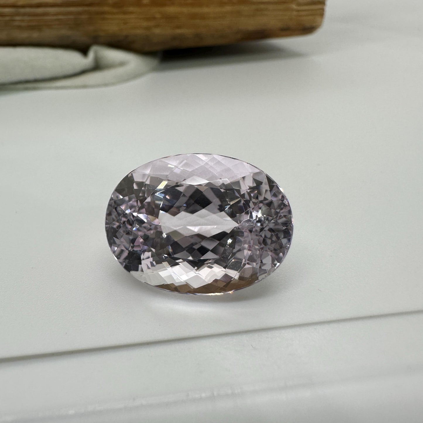 22.75 Carat Light Purple Kunzite 20x15mm Oval Cut, Faceted Loose Spodumene