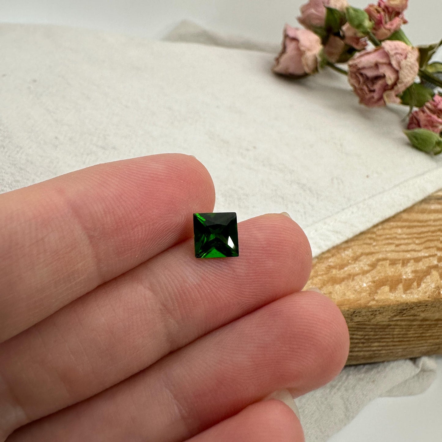 6mm Green Chrome Diopside 1 Carat Square Cut, Faceted Loose Gemstone