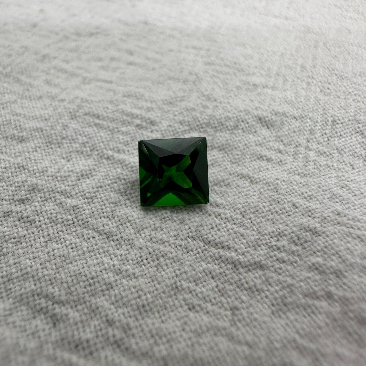 6mm Green Chrome Diopside 1 Carat Square Cut, Faceted Loose Gemstone