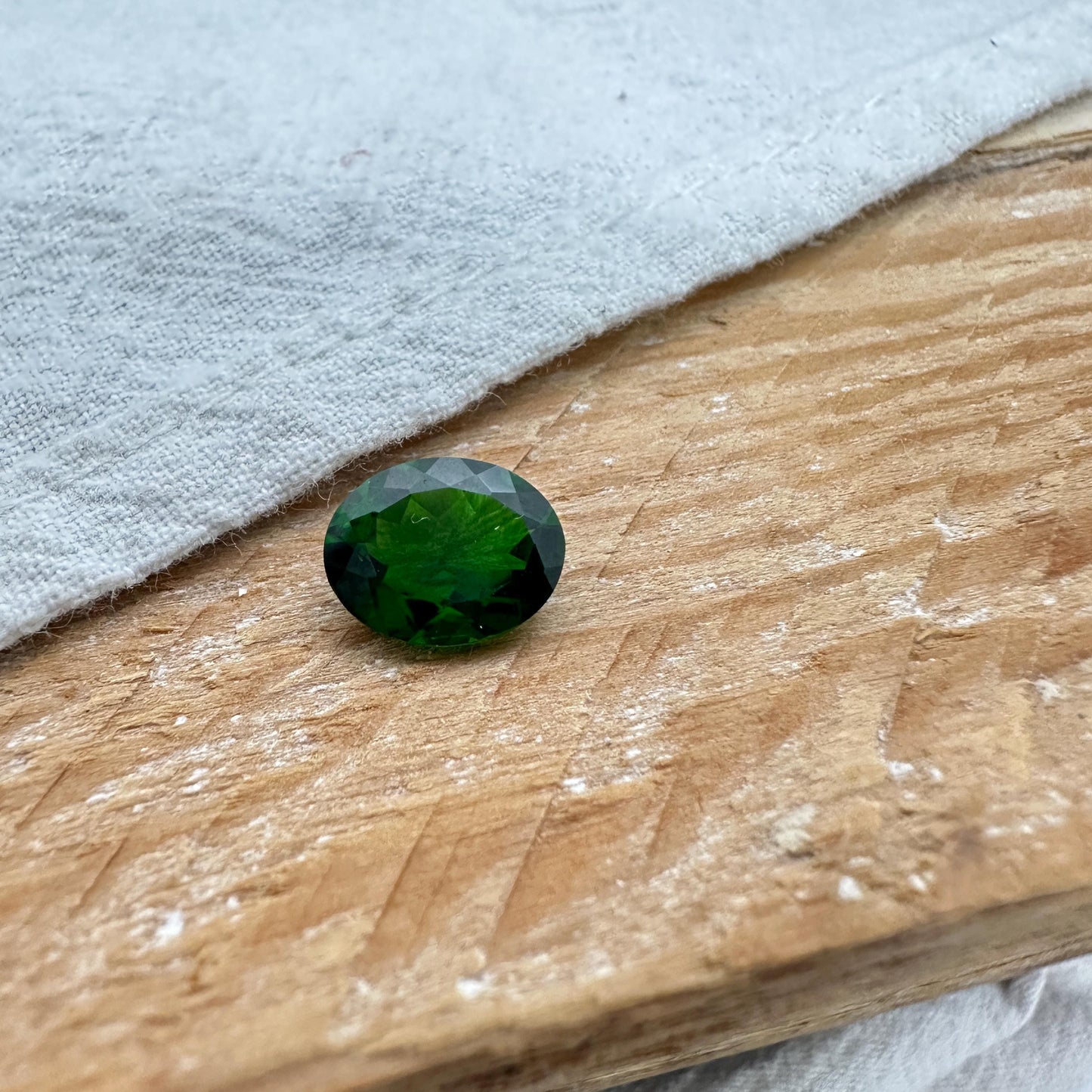 9x7mm Green Chrome Diopside 1.6 Carat Oval Cut, Faceted Loose Gemstone