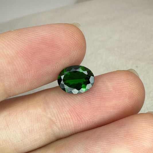 9x7mm Green Chrome Diopside 1.6 Carat Oval Cut, Faceted Loose Gemstone