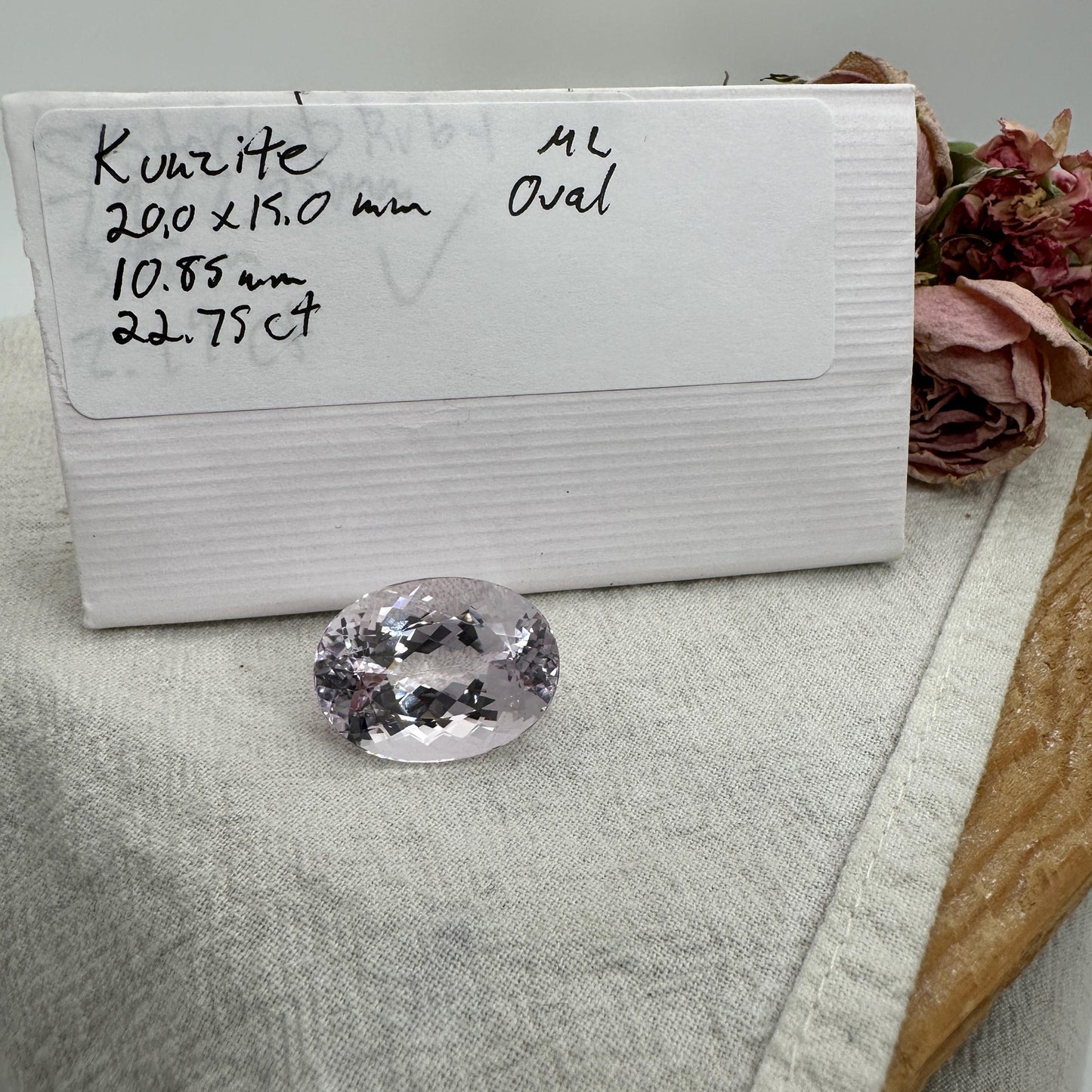 22.75 Carat Light Purple Kunzite 20x15mm Oval Cut, Faceted Loose Spodumene