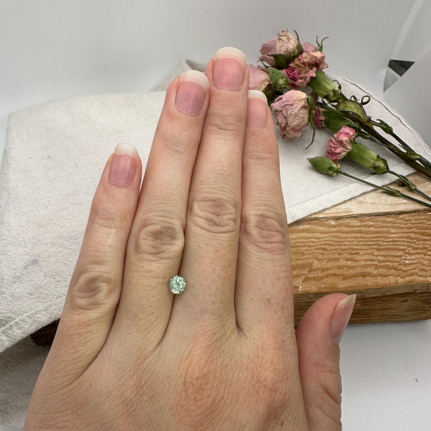 0.60 Carat Greenish Yellow Montana Sapphire 5mm Round Cut, Natural Unheated Faceted Loose