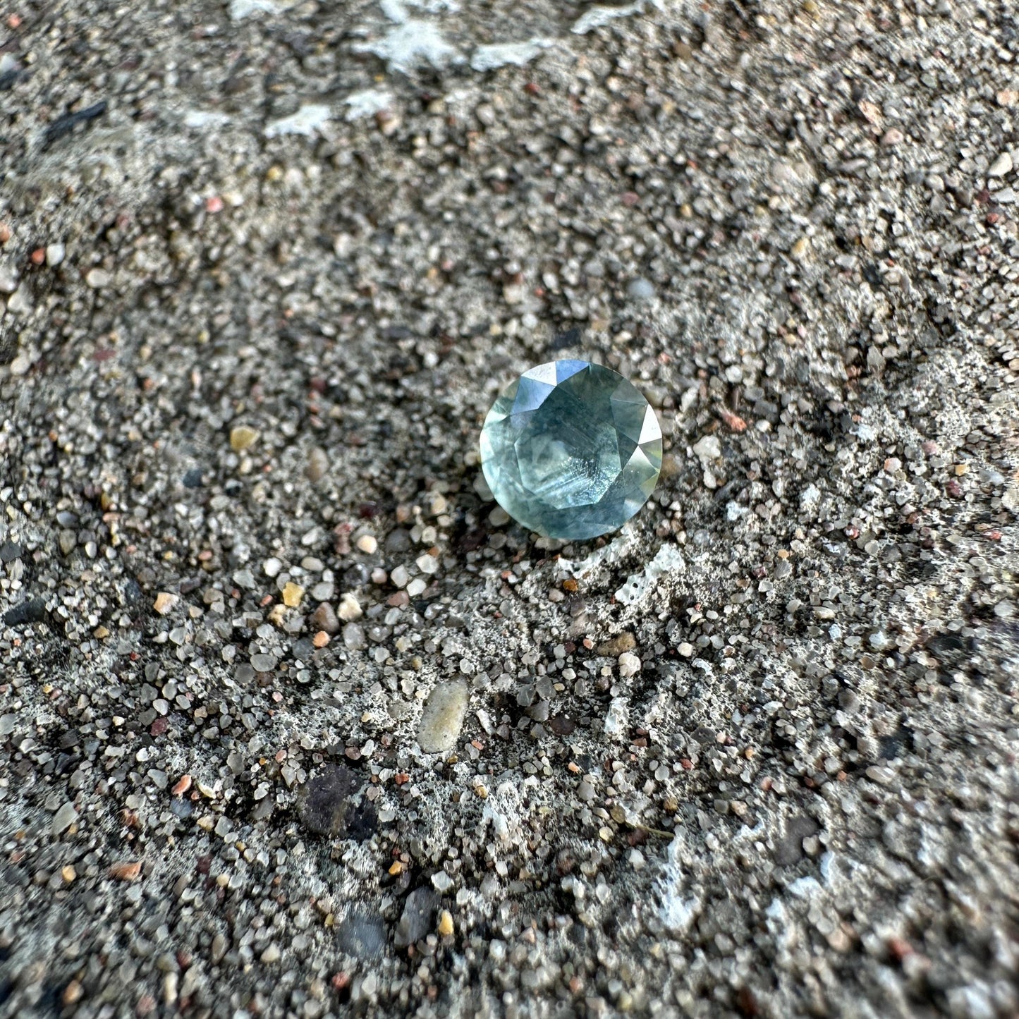 0.60 Carat Greenish Yellow Montana Sapphire 5mm Round Cut, Natural Unheated Faceted Loose