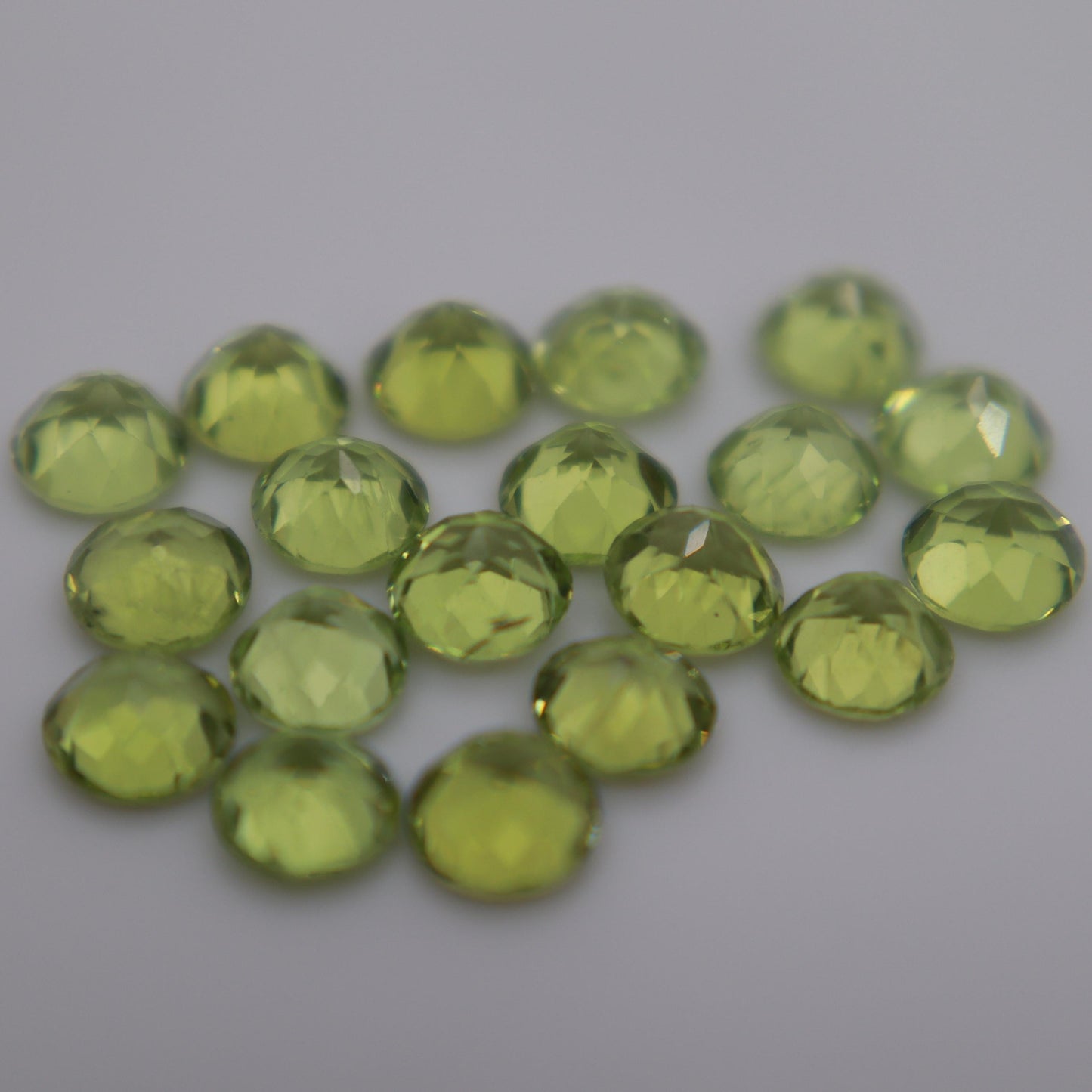 One 4.5mm Round Peridot, Faceted Loose Green Peridot