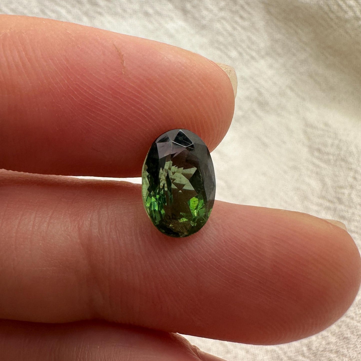 10x7mm Green Apatite 2.67 carat Oval Cut, Faceted Loose Gemstone,