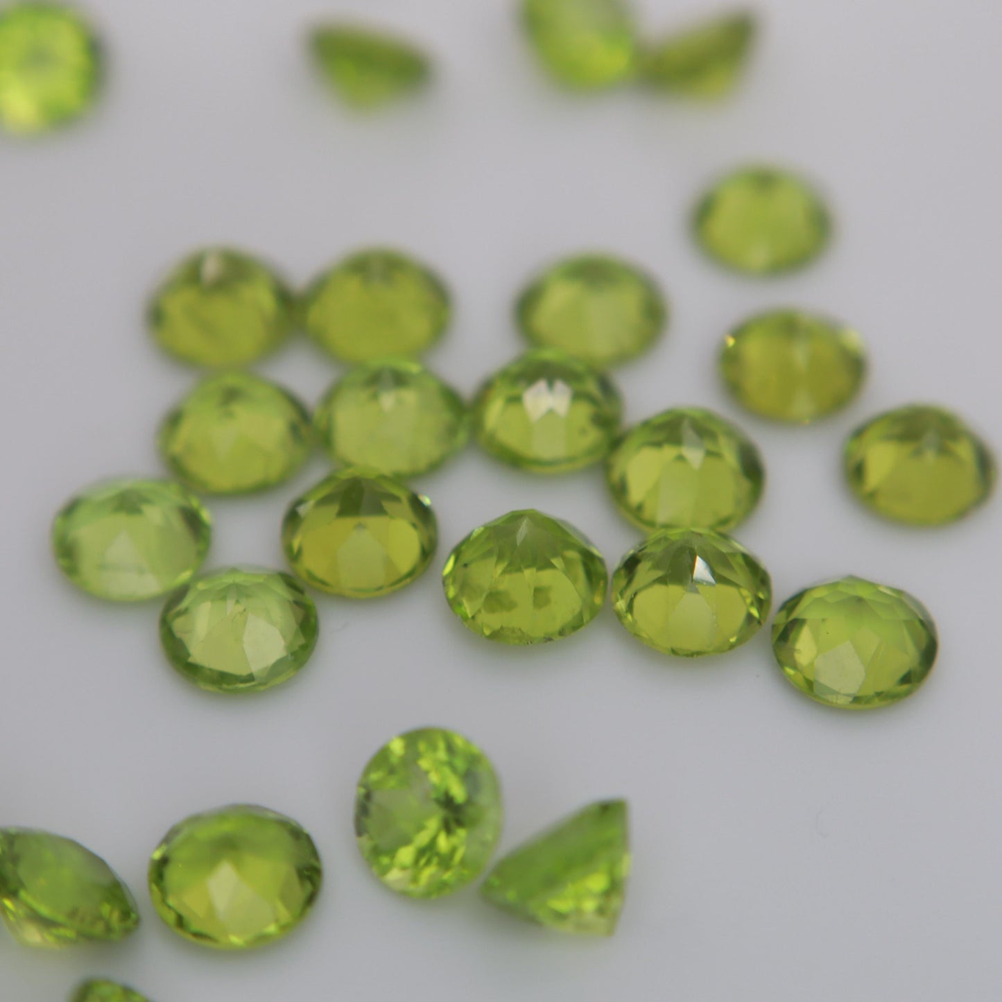 One 6mm Round Peridot, Faceted Loose Green Peridot